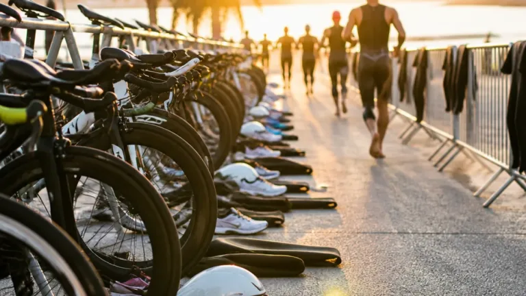 Luismi Ruiz Narváez gana su grupo en el IRONMAN 70.3 Málaga y consigue plaza para el Mundial 2027