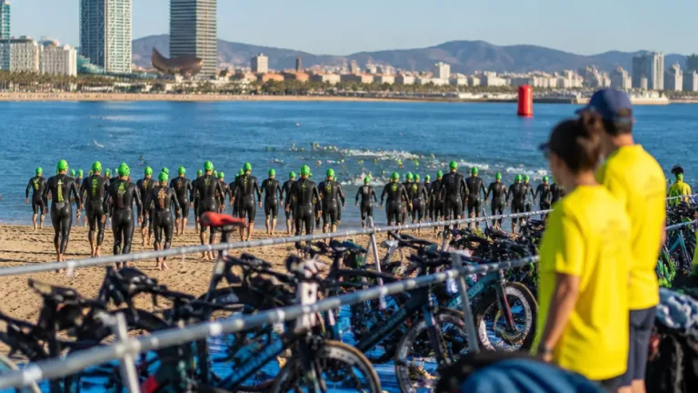 Challenge Barcelona reúne a 4.000 triatletas y estrena la distancia olímpica en el frente marítimo